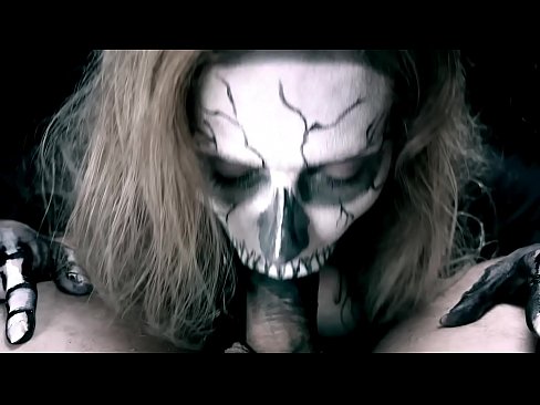 ❤️ Demon jente suger kuk med sin svarte munn og svelger cum. ❤ Analvideo på porno no.pornoreino-com.ru ﹏